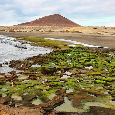 Terraza De La Paz Vista Al Campo De Golf